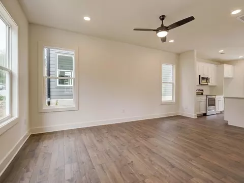 2402 Thorne St, Durham, NC 27704 photo 9