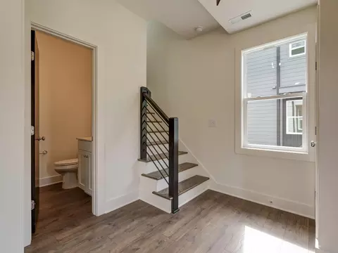 2402 Thorne St, Durham, NC 27704 photo 5