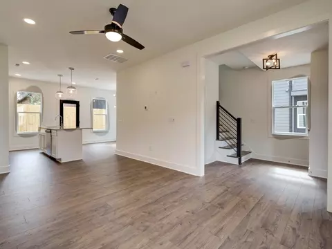2402 Thorne St, Durham, NC 27704 photo 6