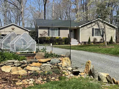 5 Bagpipe Ln, Durham, NC 27712 photo 1