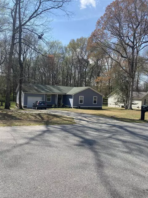 417 Foxhall Dr, Rocky Mount, NC 27804
