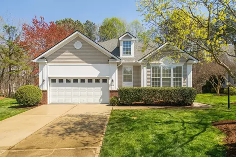 425 Knotts Valley Ln, Cary, NC 27519