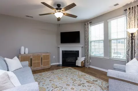 911 Dashwood Dr, Durham, NC 27703 photo 7