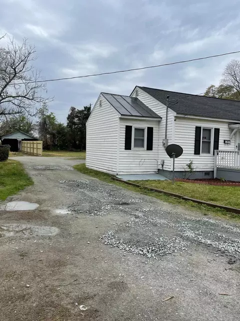 314 E Dundee St, Smithfield, NC 27577 photo 6