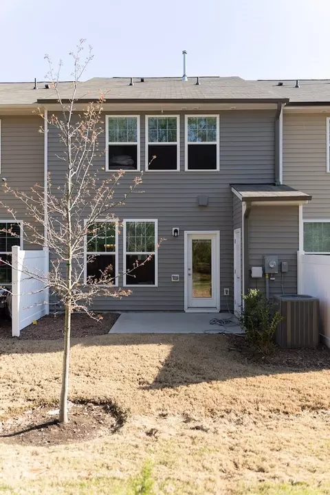1409 Scholar Dr, Durham, NC 27703 photo 2