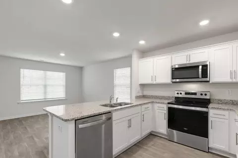129 March Creek Dr, Fuquay Varina, NC 27526