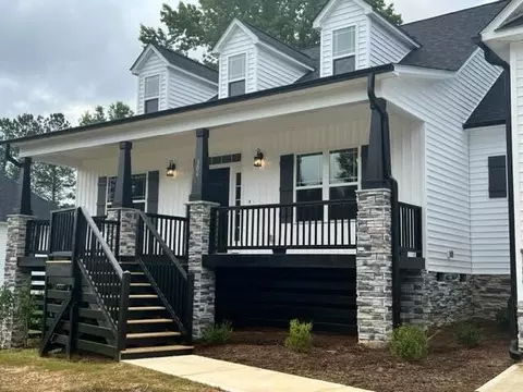 301 Lowery Ln, Benson, NC 27504 photo 2