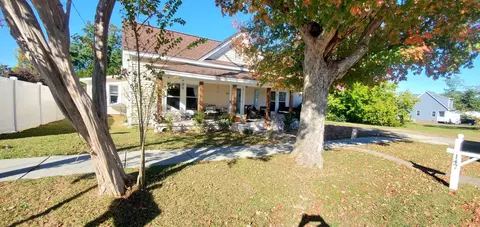 147 E Main St, Coats, NC 27521 photo 3