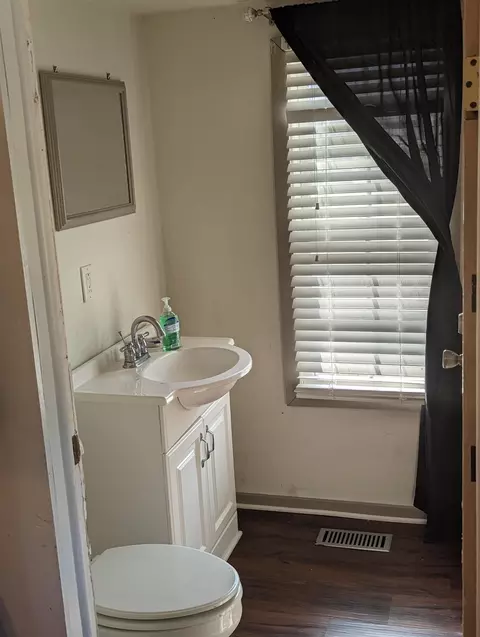 147 E Main St, Coats, NC 27521 photo 34