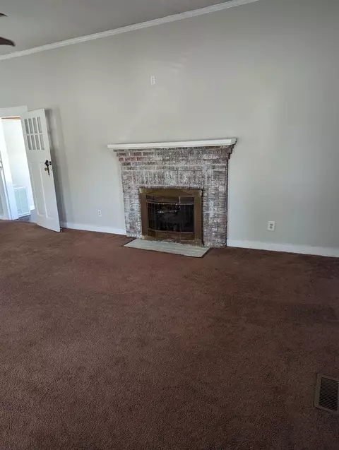 147 E Main St, Coats, NC 27521 photo 4