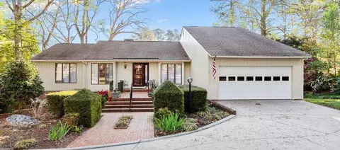51 Indian Trl, Sanford, NC 27332