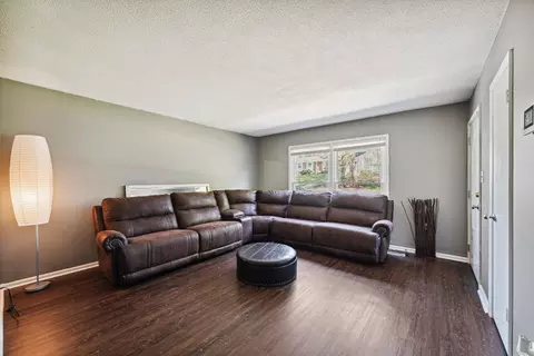 300 Plaza Dr, Garner, NC 27529 photo 4