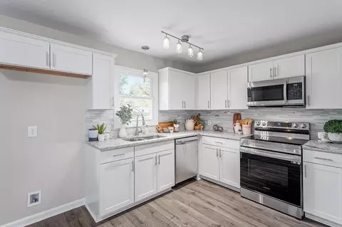 70 Crestview Dr, Angier, NC 27501 photo 2