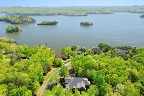 106 Printers Ln, New London, NC 28127