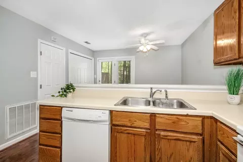 103 Gatehouse Ln, Durham, NC 27707 photo 5