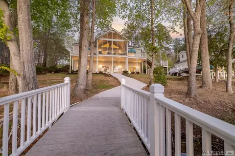 105 N Smoketree Ct, Littleton, NC 27850