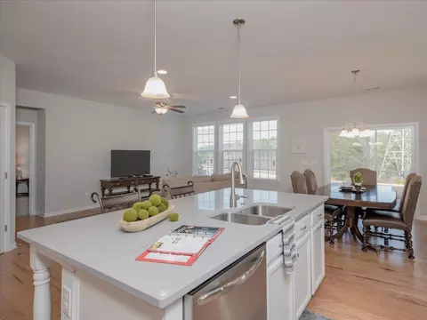 1027 Cuthbert Ln, Durham, NC 27703 photo 8