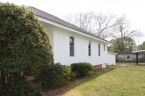409 W E St, Erwin, NC 28339 photo 6