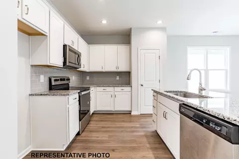 360 Sturgeon St, Smithfield, NC 27577 photo 2