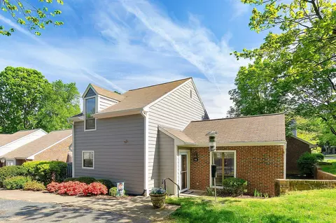 145 Clancy Cir, Cary, NC 27511 photo 2