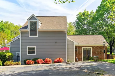 145 Clancy Cir, Cary, NC 27511 photo 3