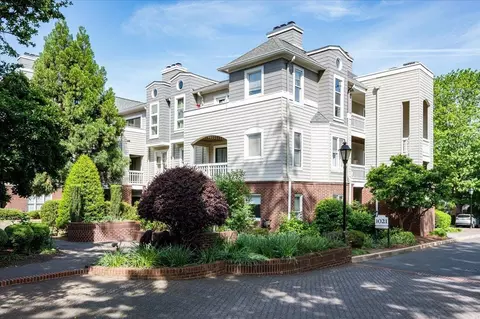 1021 Brighthurst Dr #305, Raleigh, NC 27605
