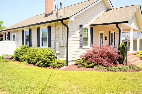 402 E St, Erwin, NC 28339 photo 6