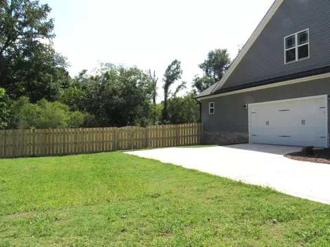 27 Cedarbrook Dr, Benson, NC 27504 photo 2