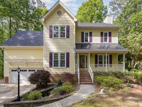 2032 Stonepond Ln, Raleigh, NC 27603