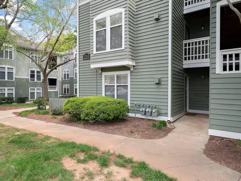 1211 Westview Ln #101, Raleigh, NC 27605