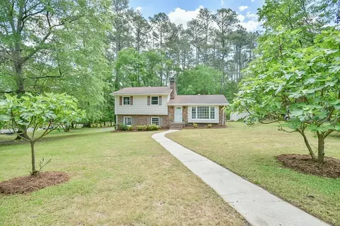 401 Thornwood Rd, Chapel Hill, NC 27517