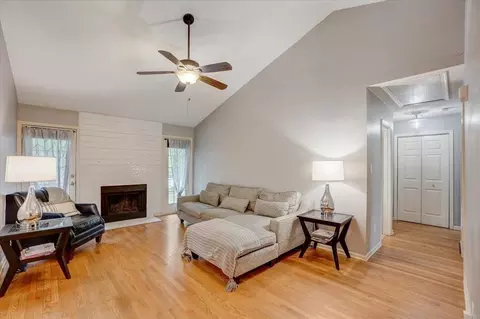 814 Greyson Dr, Durham, NC 27703 photo 2