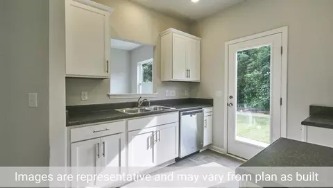 112 Starlight St, Sanford, NC 27330