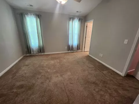 37 Sharpstone Ln, Durham, NC 27703 photo 9