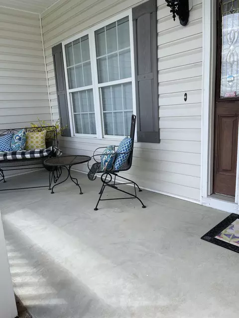 4 Edgewater Dr, Smithfield, NC 27577 photo 2