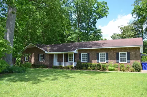 902 Driftwood Dr, Siler City, NC 27344