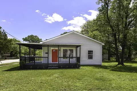 301 S Webb St, Selma, NC 27576