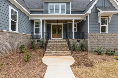 9616 Chris Dr, Raleigh, NC 27603