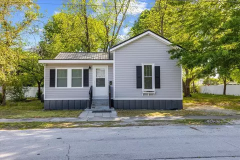 106 E James St, La Grange, NC 28551