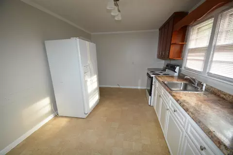 607 Cecil St, Durham, NC 27707 photo 3