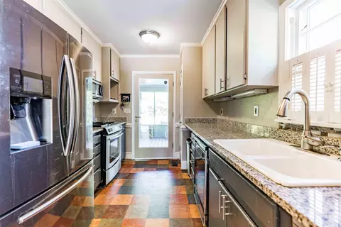 902 S First St, Smithfield, NC 27577 photo 9