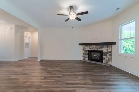 49 Cedarbrook Dr, Benson, NC 27504 photo 6