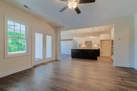 49 Cedarbrook Dr, Benson, NC 27504 photo 5