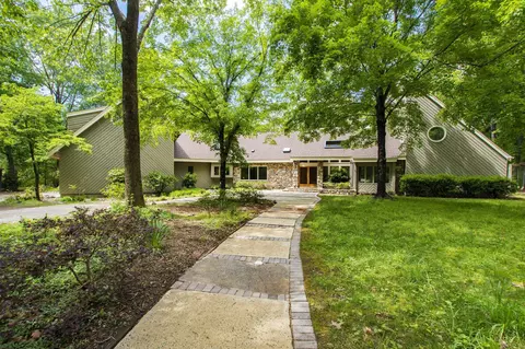 1066 Canterbury Ln, Chapel Hill, NC 27517