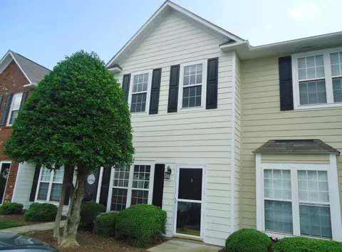 4 Belhaven Dr, Clayton, NC 27520