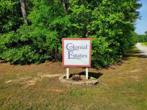 11 Colonial Dr, Ebony, VA 23845