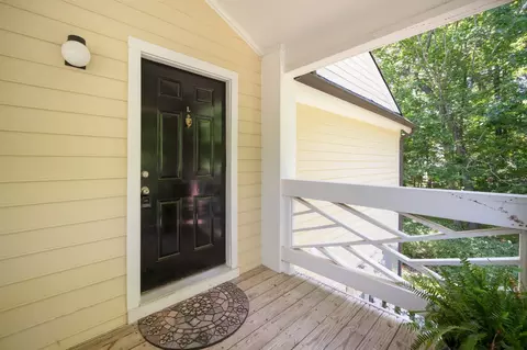 1001 Kingswood Dr #L, Chapel Hill, NC 27517