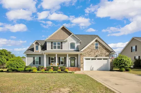 3905 Barnsdale Dr, Wade, NC 28395