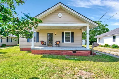 407 W E St, Erwin, NC 28339 photo 2