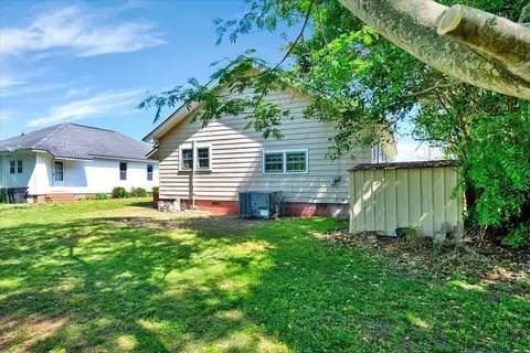 407 W E St, Erwin, NC 28339 photo 6